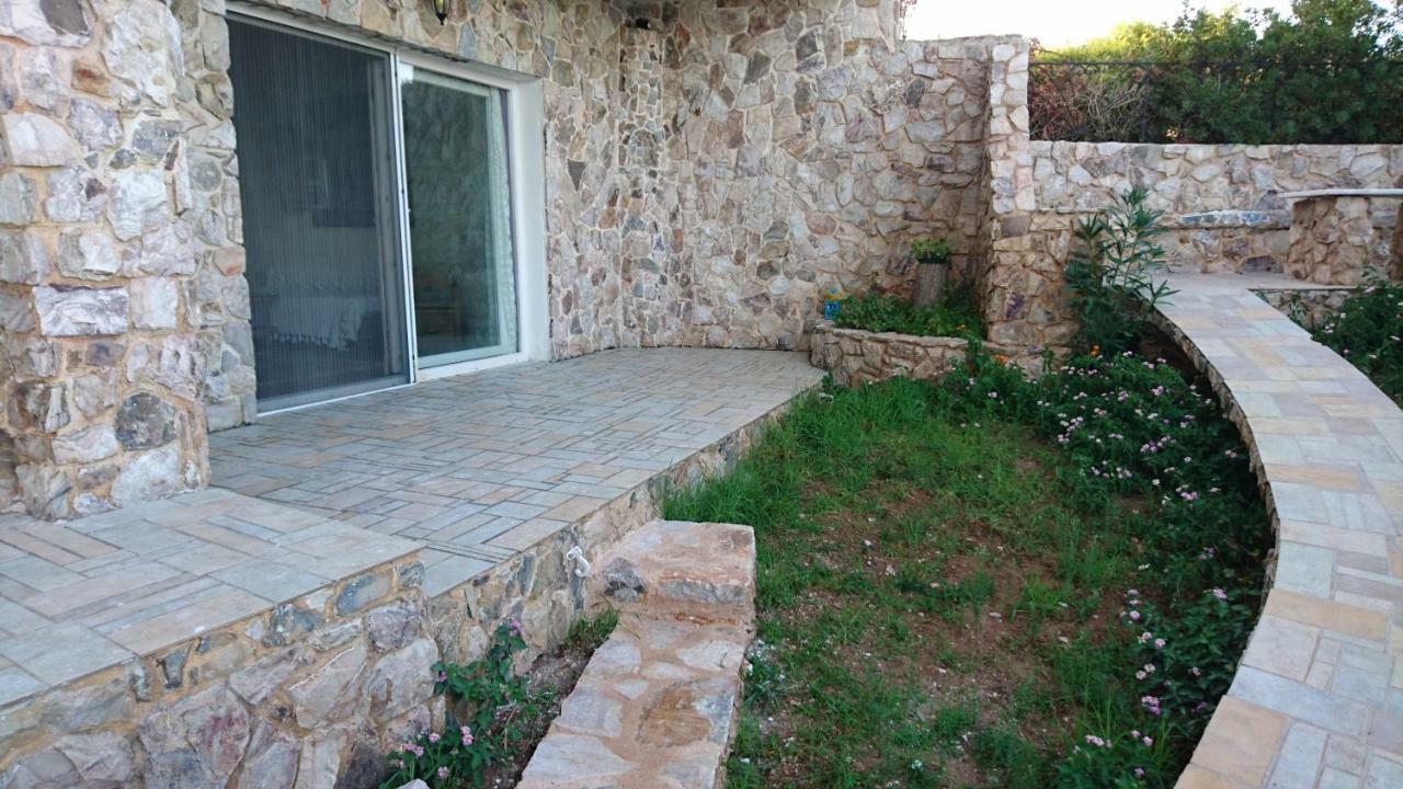 Το Πετρινο Villa Agia Marina Mikrolimanou Exterior photo
