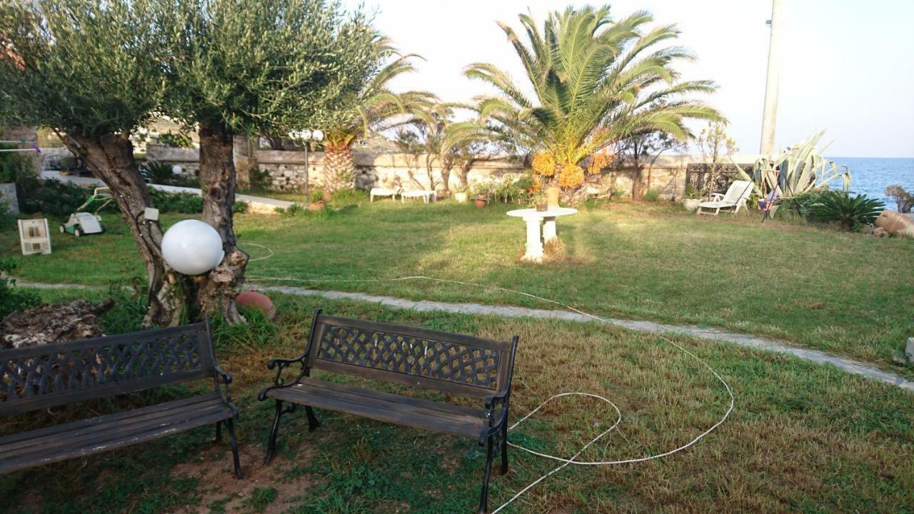 Το Πετρινο Villa Agia Marina Mikrolimanou Exterior photo