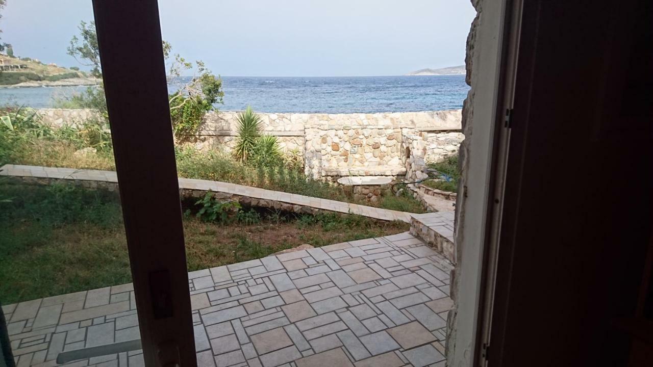 Το Πετρινο Villa Agia Marina Mikrolimanou Exterior photo